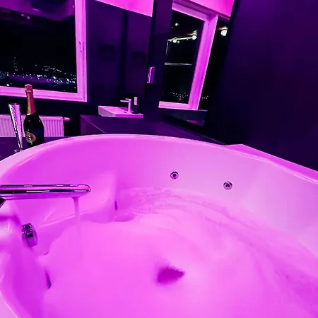Sky Deep Jacuzzi 30 Floor Apartment Klaipeda